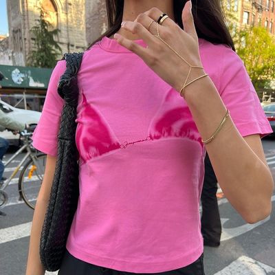 快適でスタイリッシュなデカルTシャツ セクシーな丸頸短袖Tシャツ