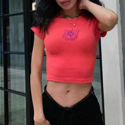 丸い首 セクシー 緊密なTシャツ 固い色 セクシー カップ 緊密なフィット 短袖シャツ