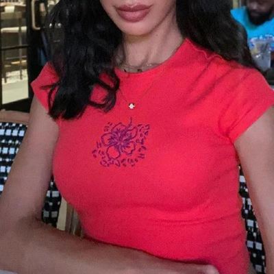 丸い首 セクシー 緊密なTシャツ 固い色 セクシー カップ 緊密なフィット 短袖シャツ