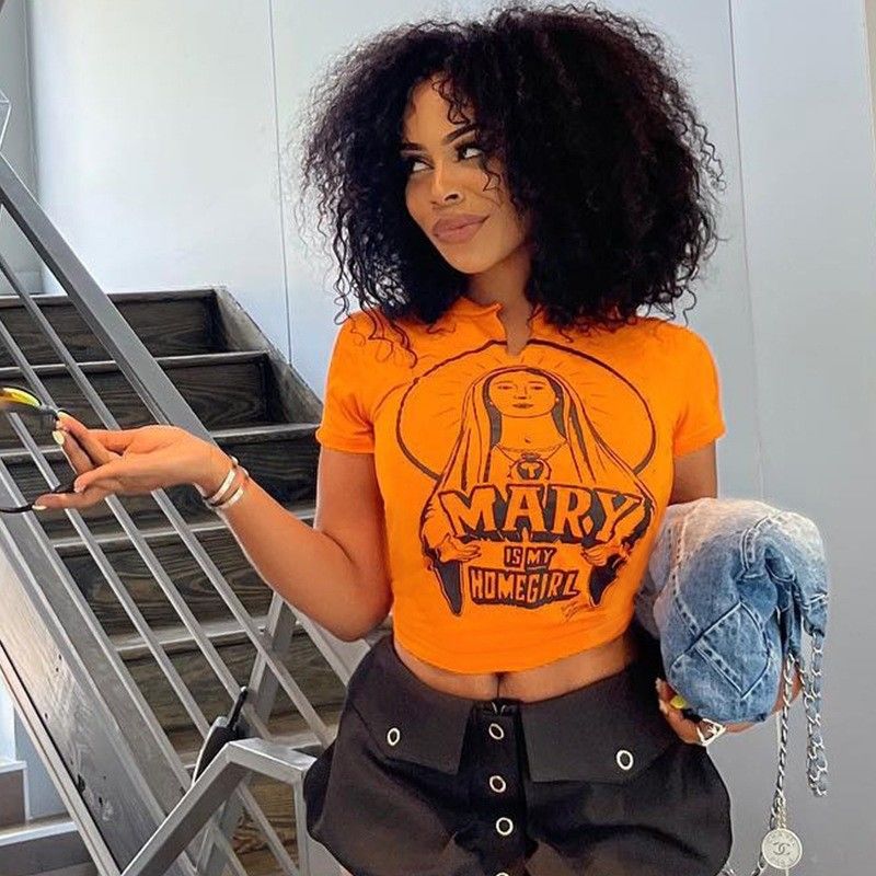 ホッティ・モノグラム 短袖 トップ セキシー スリムフィット Tシャツ 腰部 ヒップスター